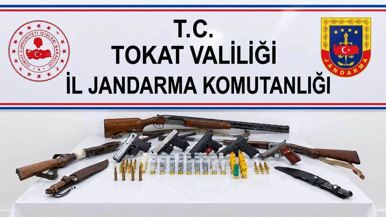 Foto - Tokat'ta silah tüccarlarına şafak operasyonu! Eş zamanlı baskınlarda cephanelik ele geçirildi, 11 gözaltı!