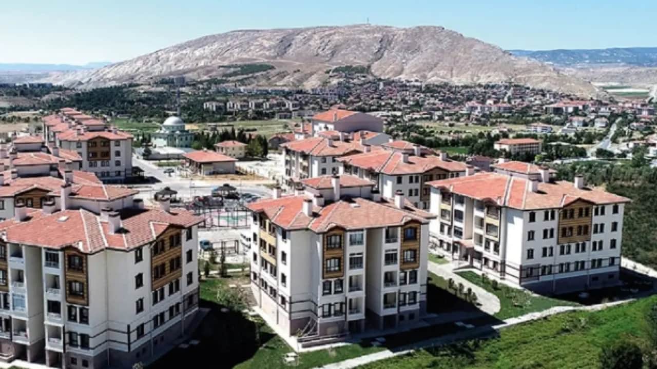 Foto - TOKİ hak sahibinden teslimat çağrısı: Evlerimize kavuşmak istiyoruz