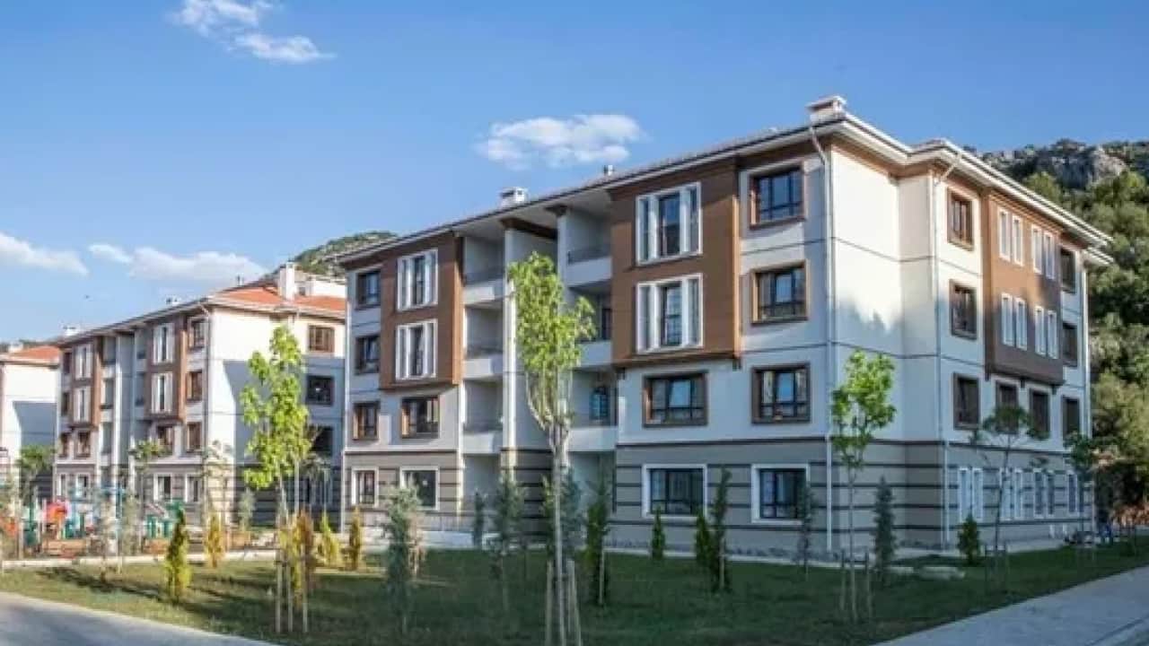 Foto - TOKİ hak sahibinden teslimat çağrısı: Evlerimize kavuşmak istiyoruz