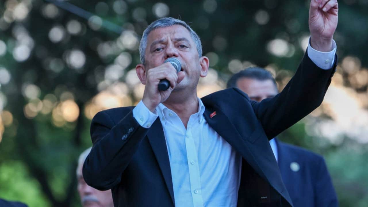 Foto - "Topluca size katılalım" demiş! Özgür Özel’in teklif yaptığı parti herkesi şaşkına çevirdi 