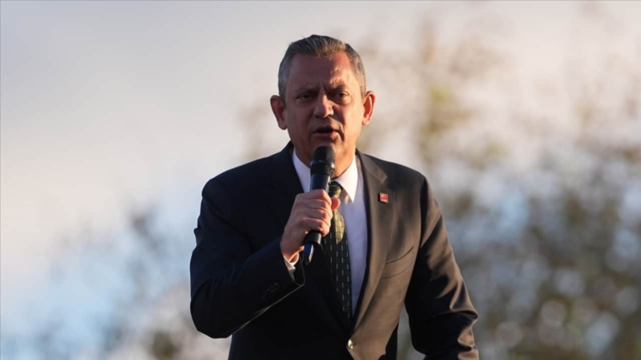 Foto - "Topluca size katılalım" demiş! Özgür Özel’in teklif yaptığı parti herkesi şaşkına çevirdi 