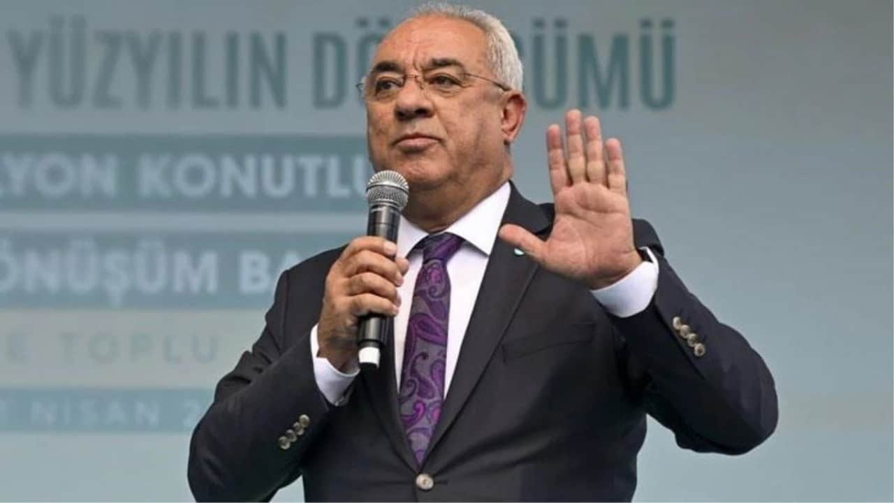 Foto - "Topluca size katılalım, sonra partinin yönetimini bize verin" iddiaları sonrası dikkat çeken gelişme! DSP lideri Aksakal, Özgür Özel’in resmen feleğini şaşırttı