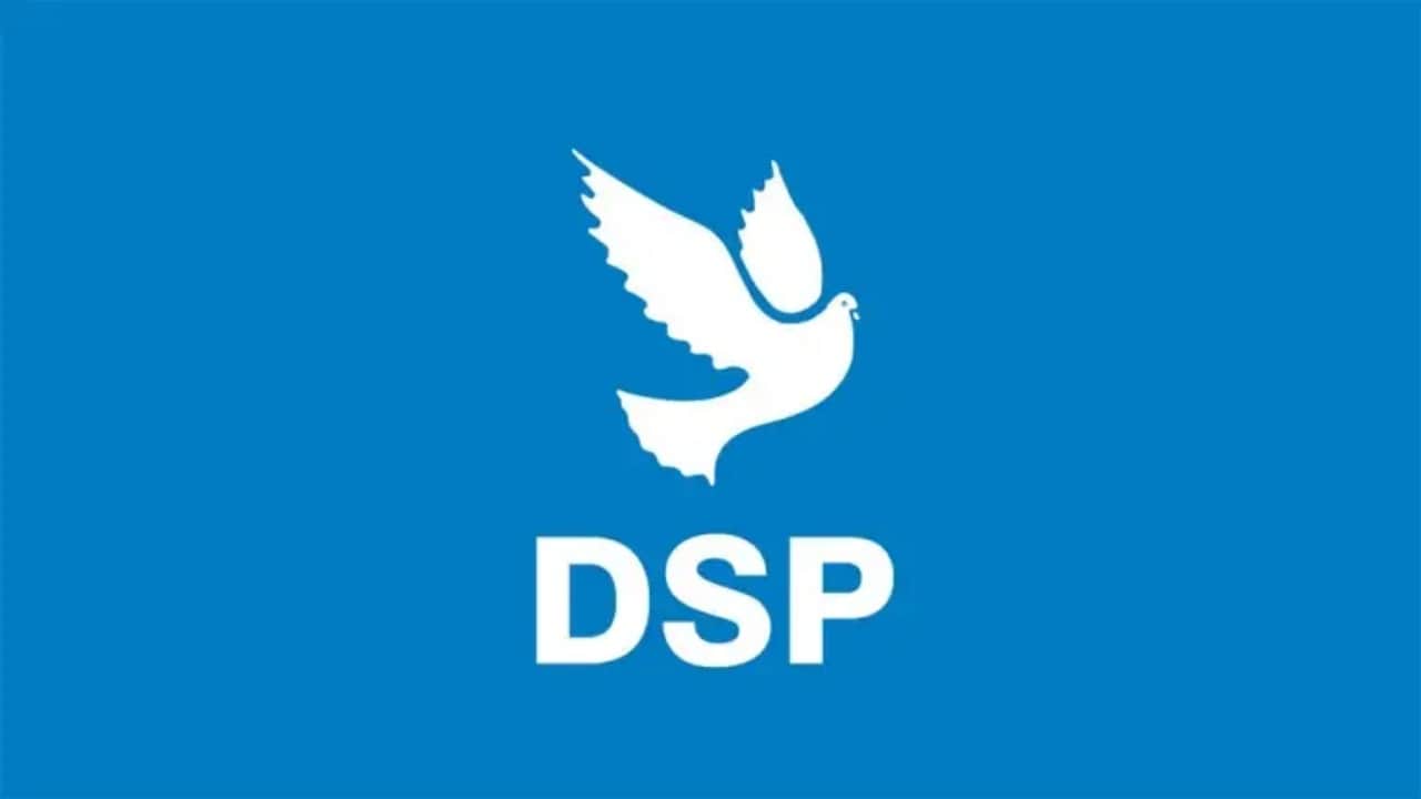 Foto - "Topluca size katılalım, sonra partinin yönetimini bize verin" iddiaları sonrası dikkat çeken gelişme! DSP lideri Aksakal, Özgür Özel’in resmen feleğini şaşırttı