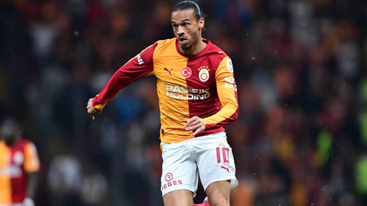 Foto - Trabzonspor maçı öncesi Okan Buruk'tan flaş karar! Yıldız futbolcuyu kulübeye çekti