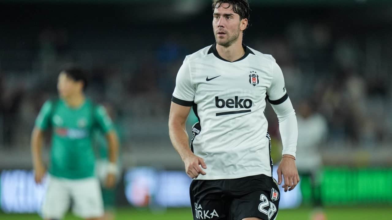 Foto - Tüm taraftarın gözü onda iken bu da yapılır mı? Pardon! Vlahovic'e bakmıştık