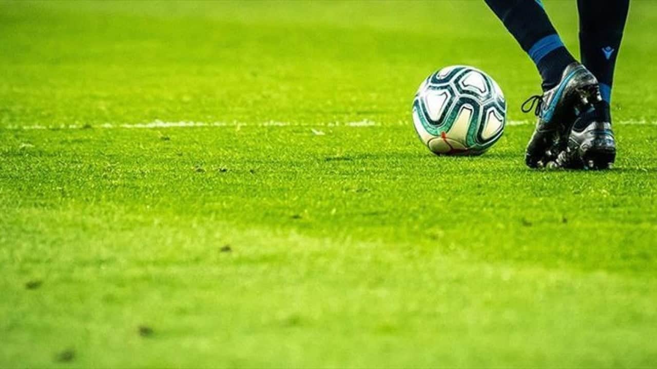 Foto - Tüm Türkiye'yi kahreden gelişme: Ünlü futbolcu maç sonunda kalp krizi geçirdi, yoğun bakıma kaldırıldı