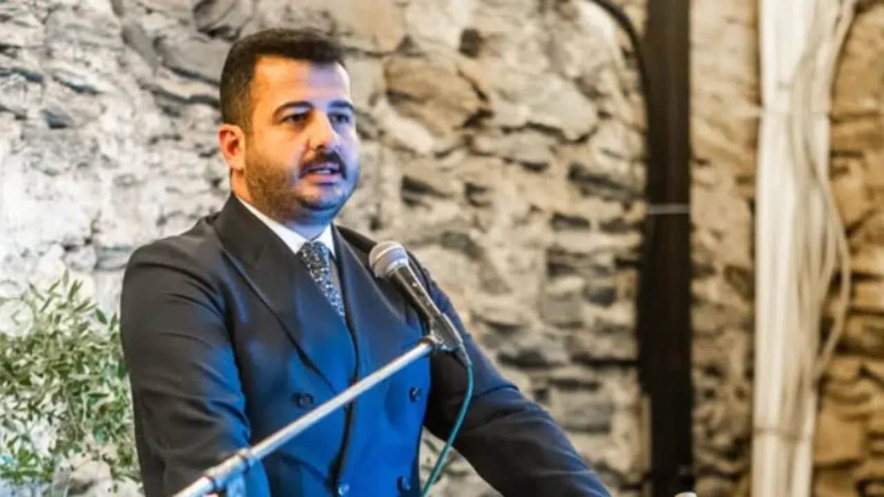 Foto - Tüm Türkiye’yi şoke eden aile kavgası! Ünlü kahve markasının patronuyla babası arasında "FETÖ" ve "deli raporu" savaşı