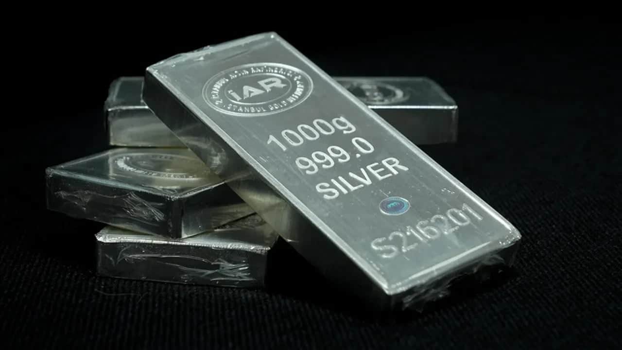 Tuna Kaya'dan ezber bozan gümüş tahmini: Rakam 20 lira değişecek