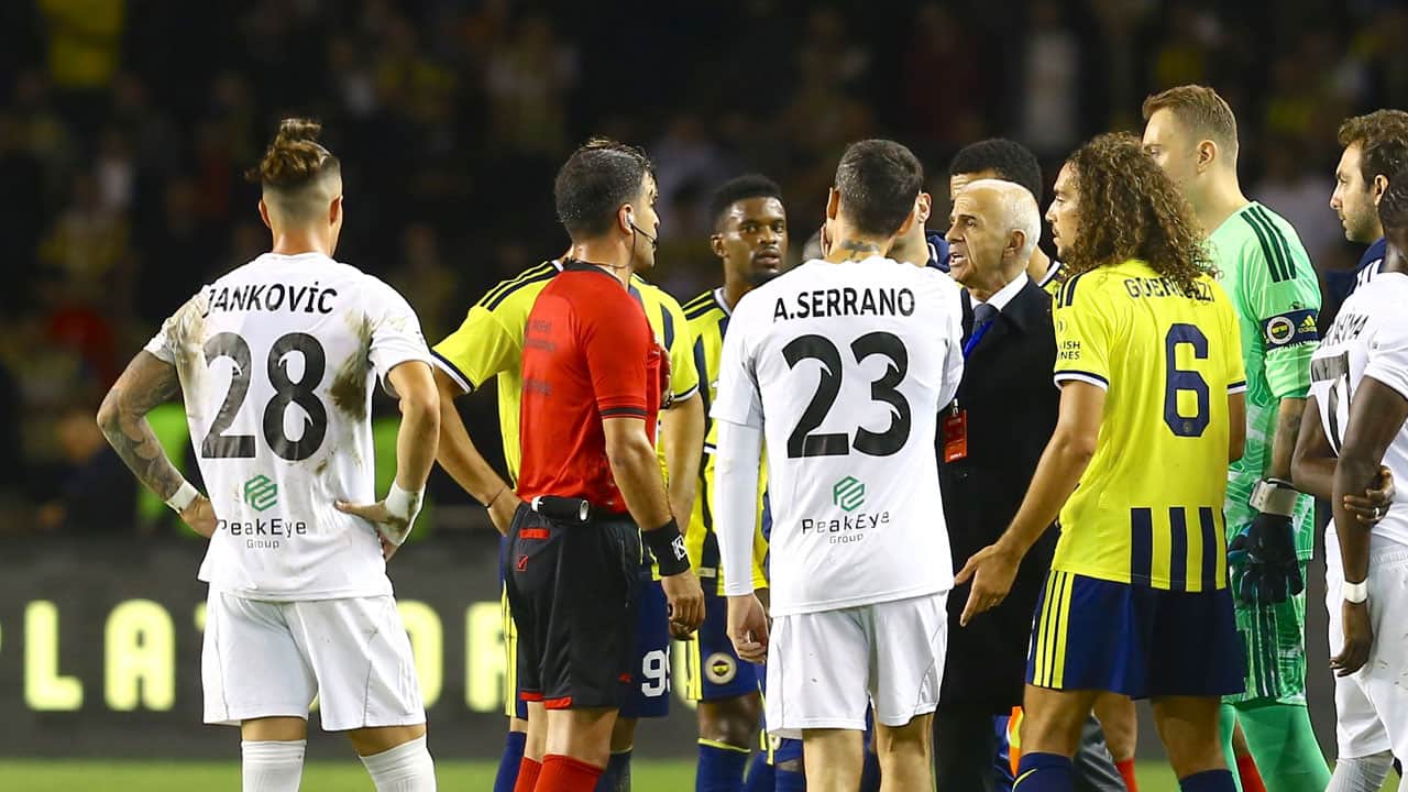 Foto - Turan Tovuz’u 2-0 mağlup etti! Greenwood kırmızı kart gördü, Fenerbahçe 11 kişi devam etti