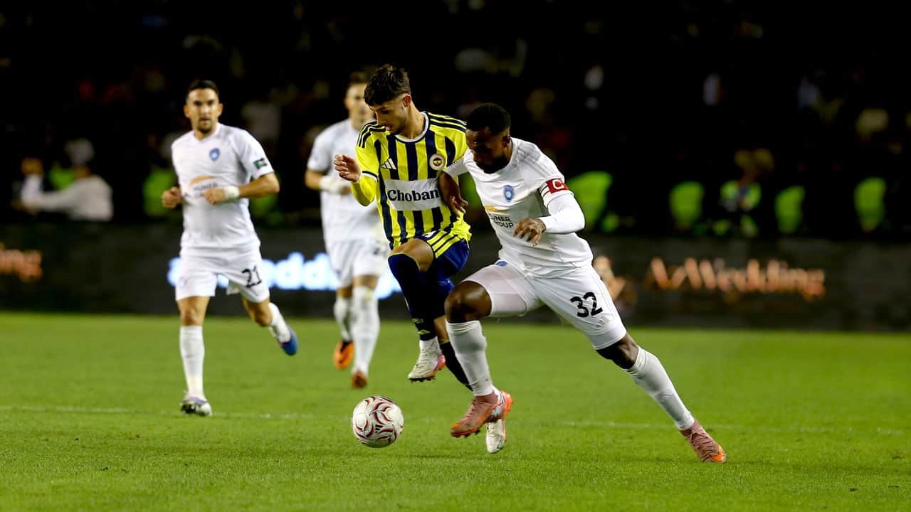Foto - Turan Tovuz’u 2-0 mağlup etti! Greenwood kırmızı kart gördü, Fenerbahçe 11 kişi devam etti
