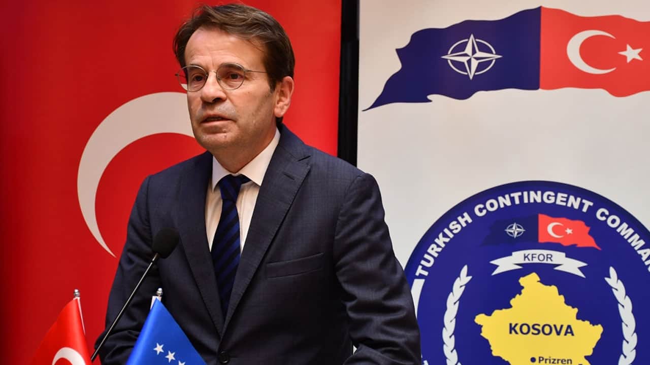 Foto - Türk askeri, Kosovalı çocuklar için oyun parkı kurdu
