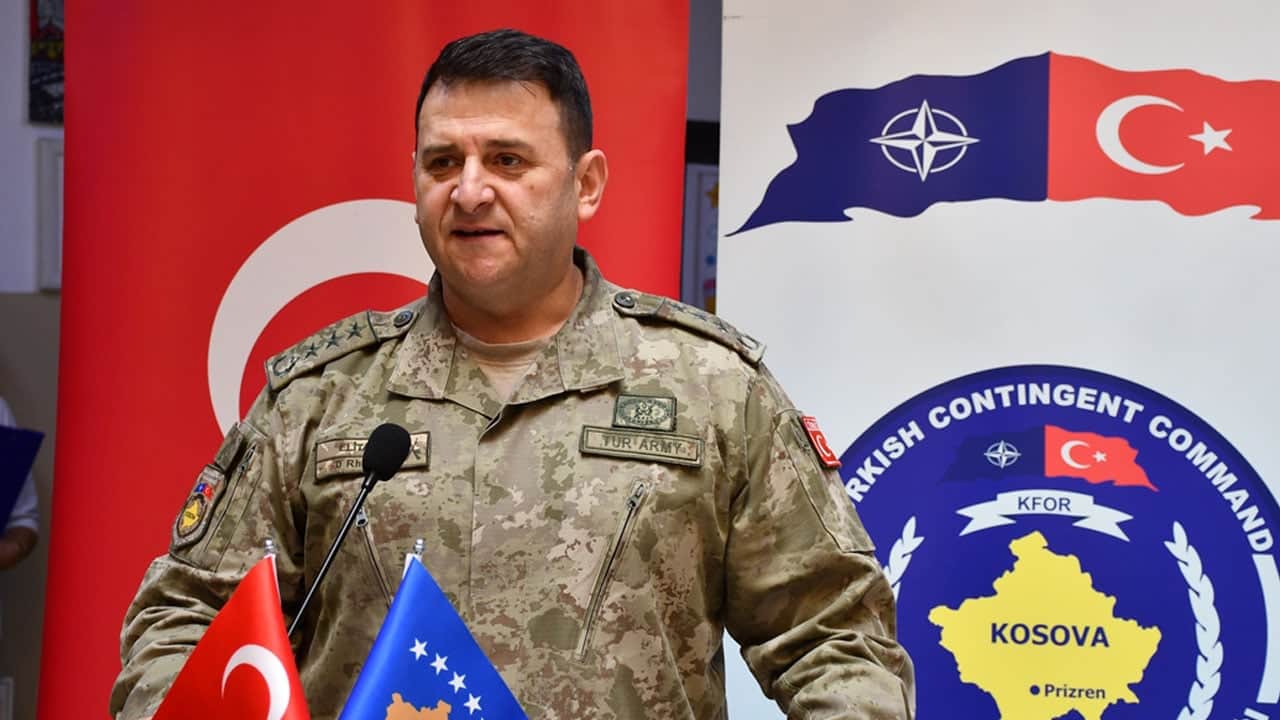 Foto - Türk askeri, Kosovalı çocuklar için oyun parkı kurdu