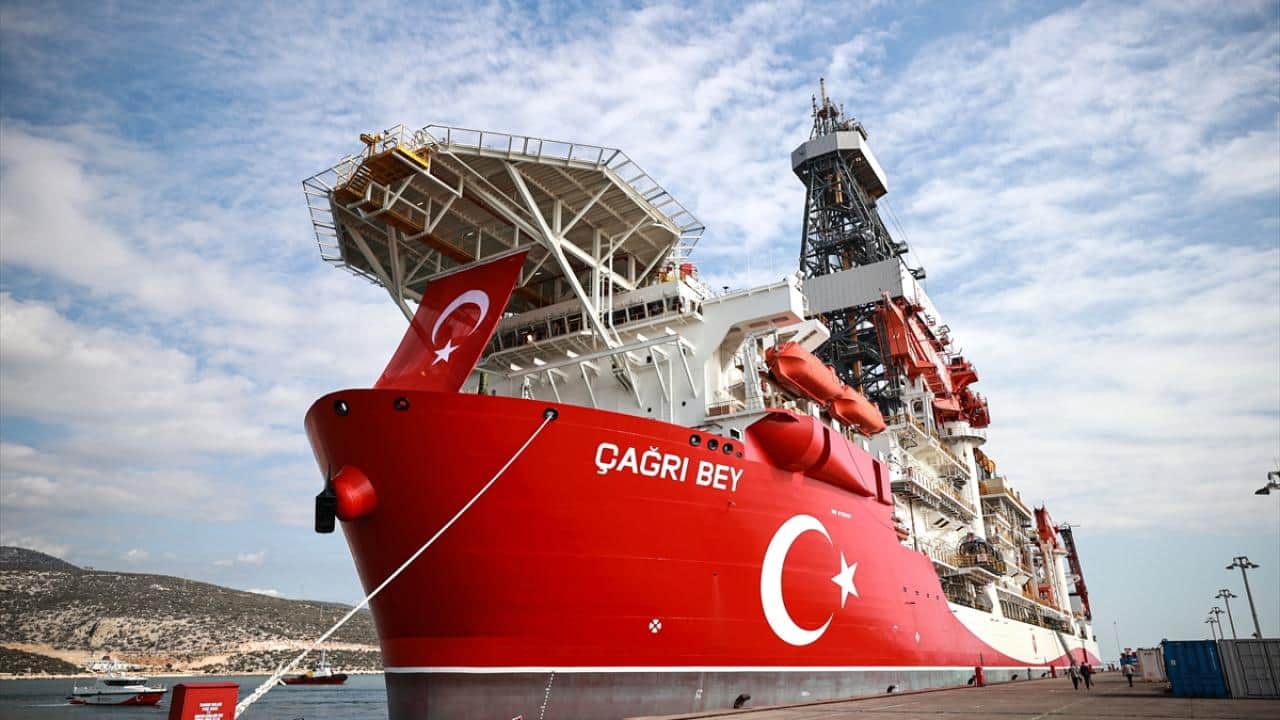 Foto - Türk donanması uzak denizlerde sondaj nöbetinde: ‘Çağrı Bey’e çelik zırh!