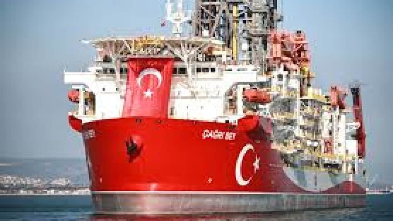 Foto - Türk donanması uzak denizlerde sondaj nöbetinde: ‘Çağrı Bey’e çelik zırh!