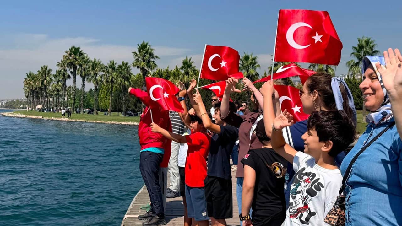 Foto - Türk donanmasından İzmit Körfezi'nde selamlama geçişi: Size kurban olurum 