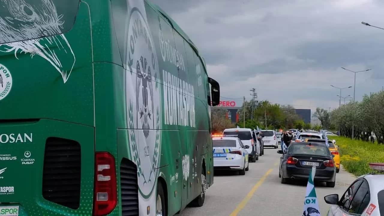 Foto - Türk futbolunda deprem: Süper Lig devinin banka hesapları donduruldu, otobüsüne haciz konuldu