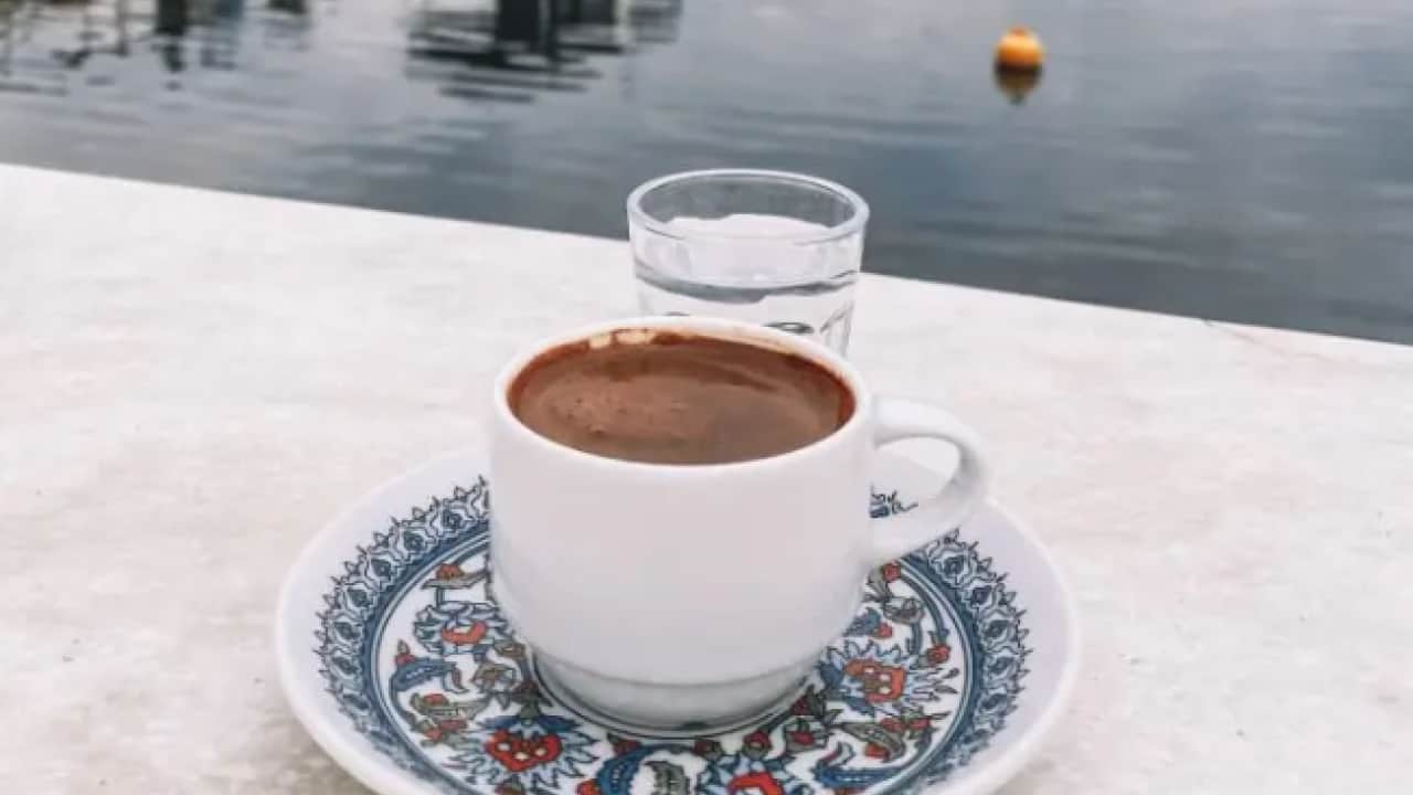 Foto - Türk kahvesinin yanında neden su verilir? Meğer çok derin anlamı varmış!