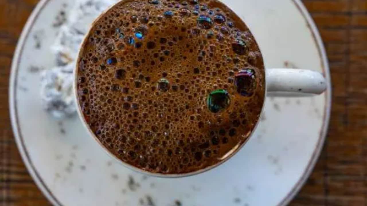 Türk kahvesinin yanında neden su verilir? Meğer çok derin anlamı varmış!