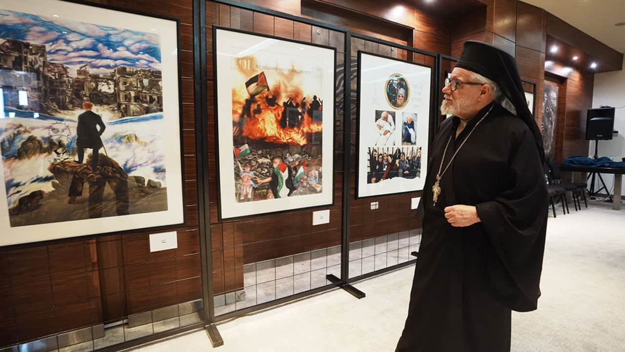 Foto - Türk sanatçı Aygeç'in ‘Sürgündeki Zeytin Ağacına Posterler’ sergisi Filistin'de açıldı