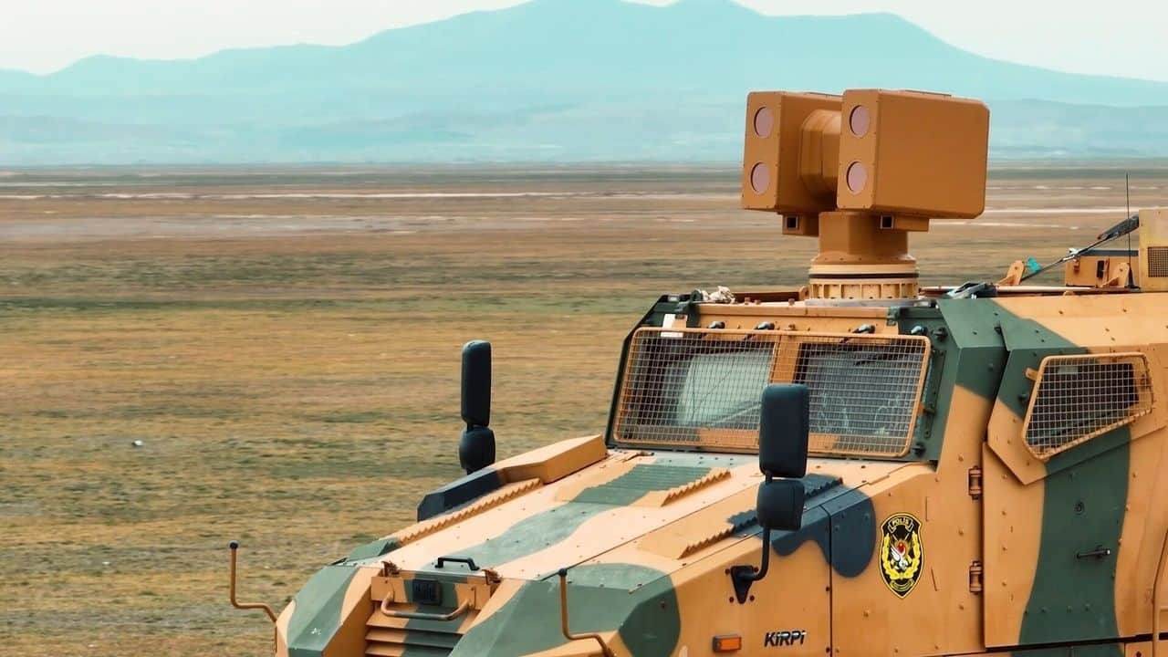 Foto - Türk savunma sanayiinde devrim! Sürü dronları saniyeler içinde havada eriten görünmez lazer silahı göreve hazır