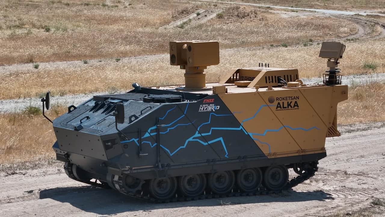 Foto - Türk savunma sanayiinde devrim! Sürü dronları saniyeler içinde havada eriten görünmez lazer silahı göreve hazır