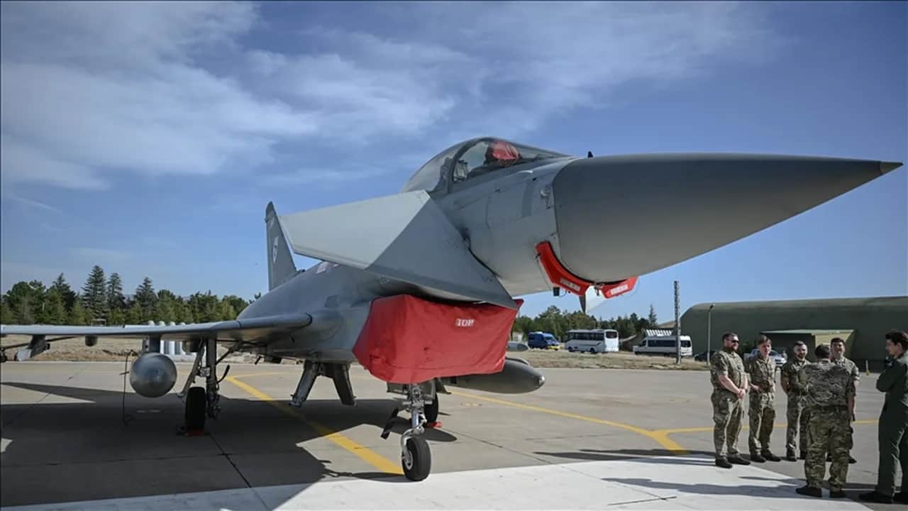 Foto - Türkiye tam 20 adet alacaktı! Eurofighter’lar kopyalandı mı? Kodlarını bile taklit etmişler