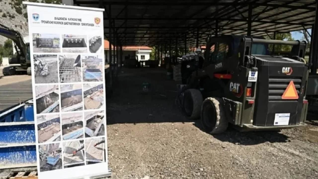 Foto - 'Türkiye vuracak' korkusu patladı! Apar topar harekete geçtiler: Her yere koca koca betonlar diktiler