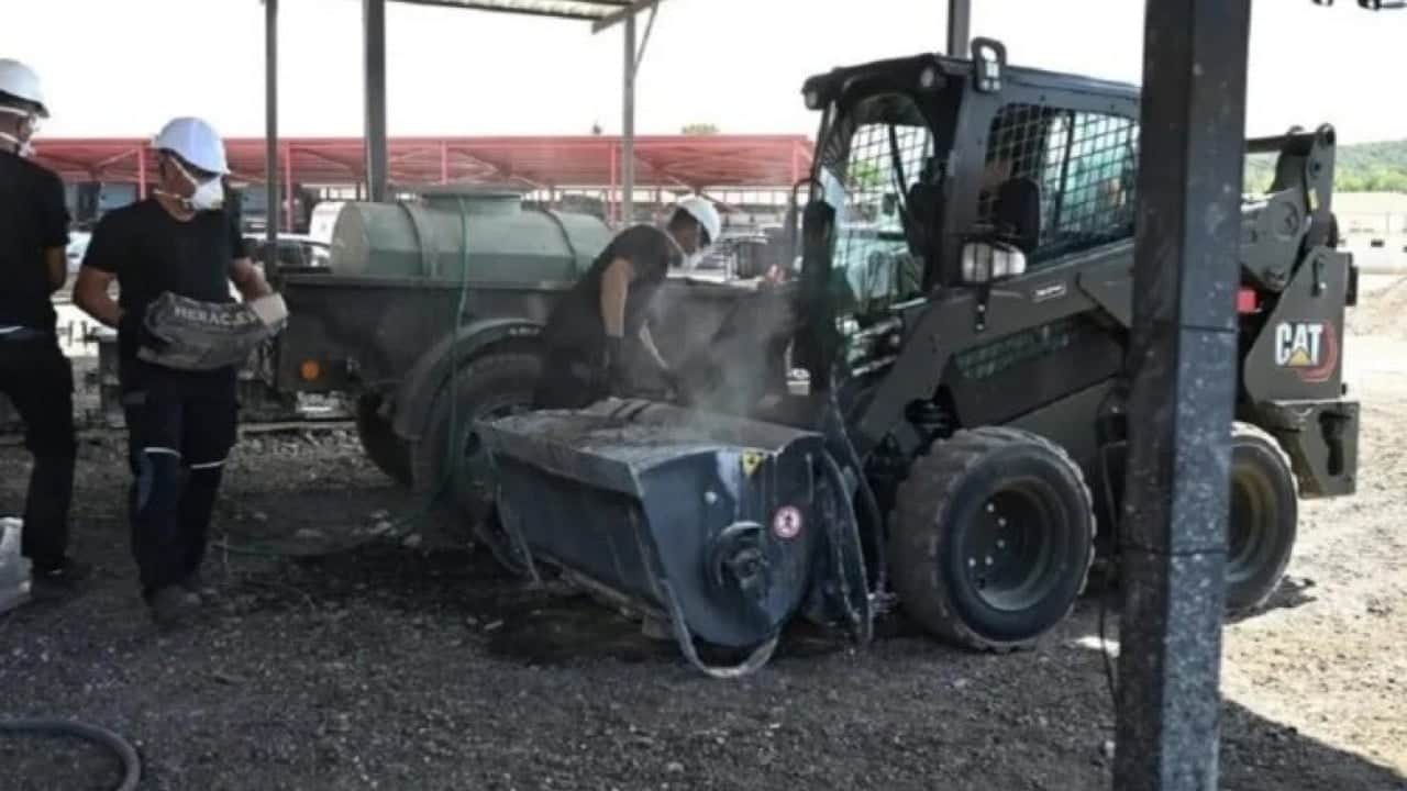 Foto - 'Türkiye vuracak' korkusu patladı! Apar topar harekete geçtiler: Her yere koca koca betonlar diktiler