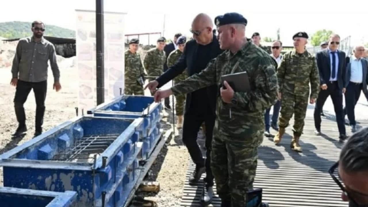 Foto - 'Türkiye vuracak' korkusu patladı! Apar topar harekete geçtiler: Her yere koca koca betonlar diktiler