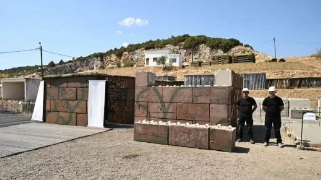Foto - 'Türkiye vuracak' korkusu patladı! Apar topar harekete geçtiler: Her yere koca koca betonlar diktiler