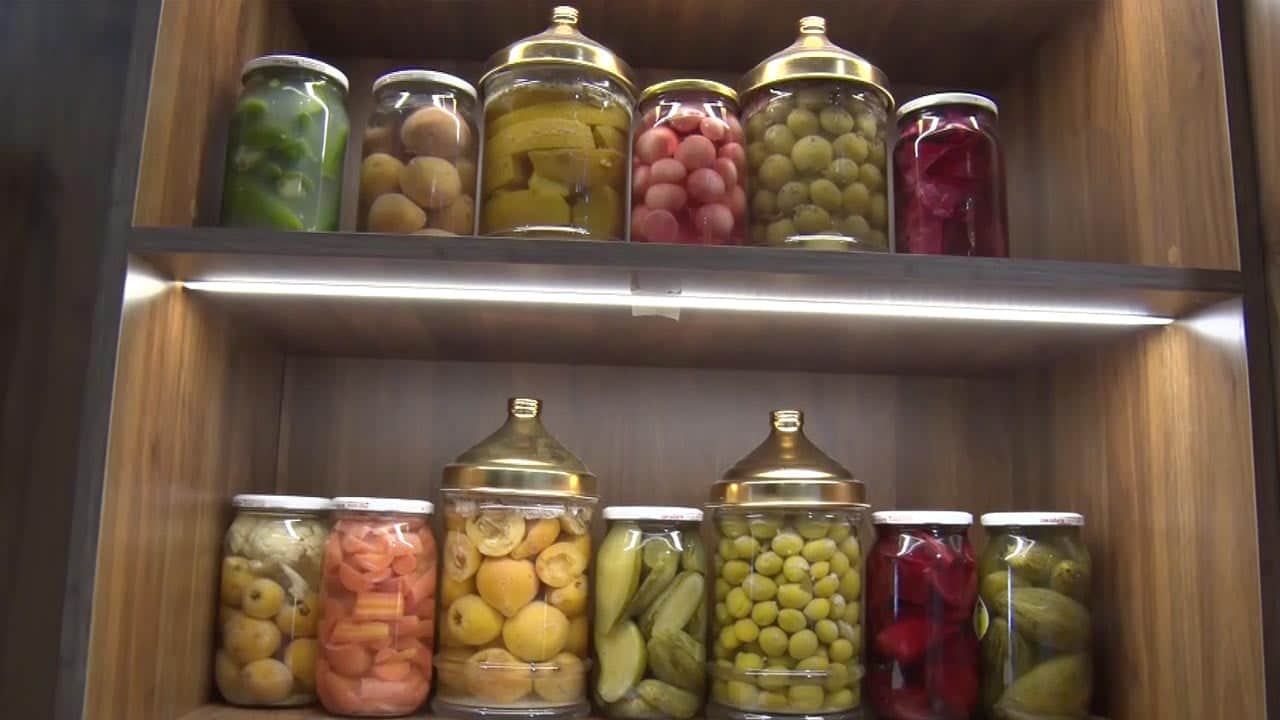 Foto - Türkiye'de bir ilk: Pastırmanın da turşusunu yaptılar!