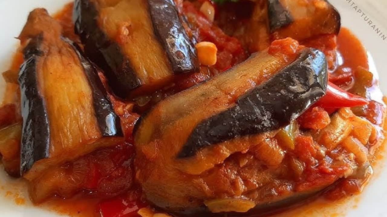 Türkiye'de en çok sevilen geleneksel vazgeçilmez iki yemek, sofralara geliyor: Karnıyarık ve hünkarbeğendi tarifi