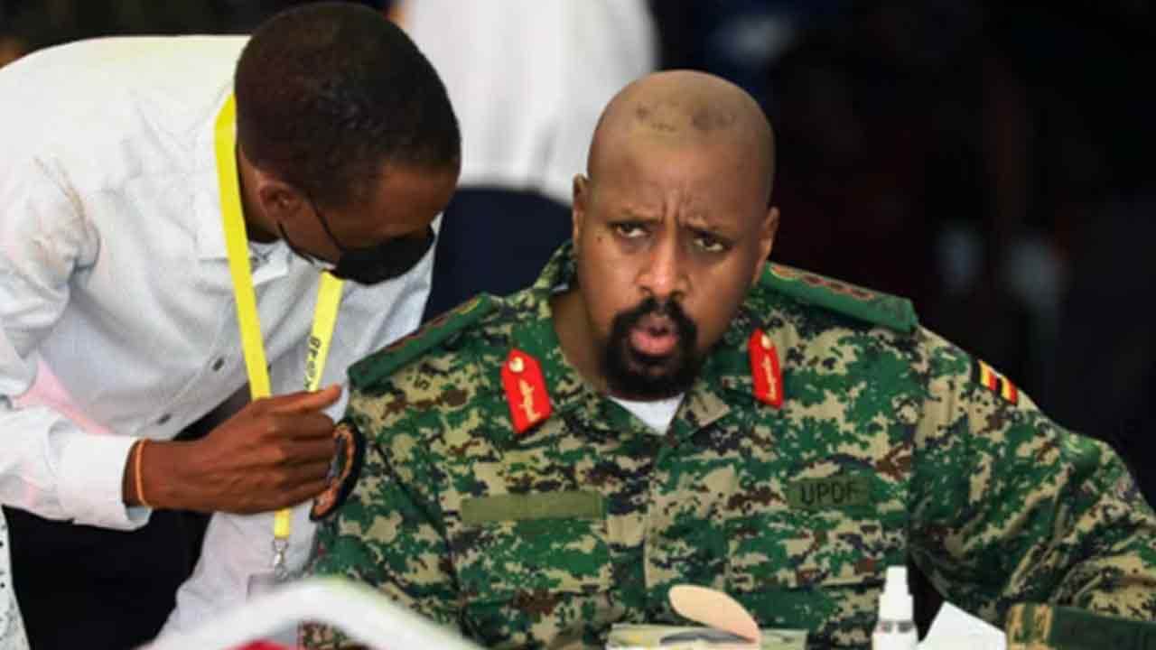 Foto - Türkiye'den 1 milyar dolar isteyip savaş açacağını söyleyen Ugandalı general gözünü şimdi de oraya dikti