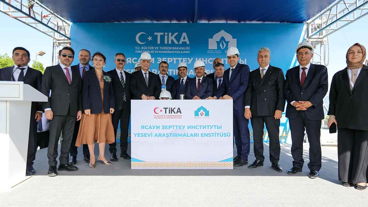 Foto - Türkiye'den Kazakistan'a anlamlı eser