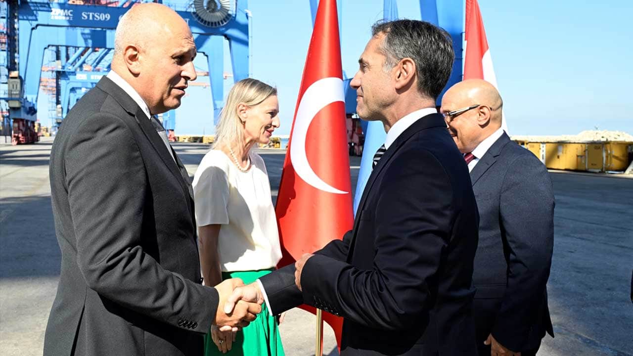 Foto - Türkiye'den Lübnan'a insani destek: AFAD 2 bin ton un ulaştırdı!