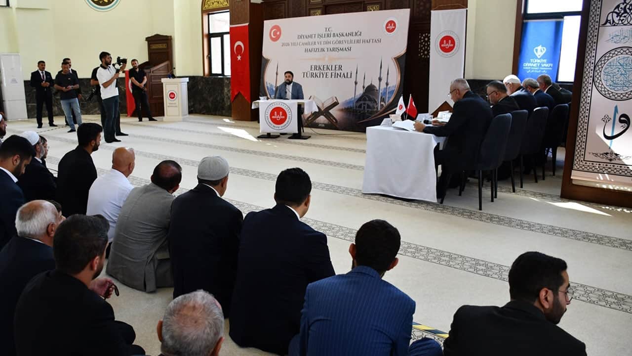 Foto - Türkiye’nin 10 bölge finalisti yarıştı: Hafızlar Hakkari’de gönüllere dokundu