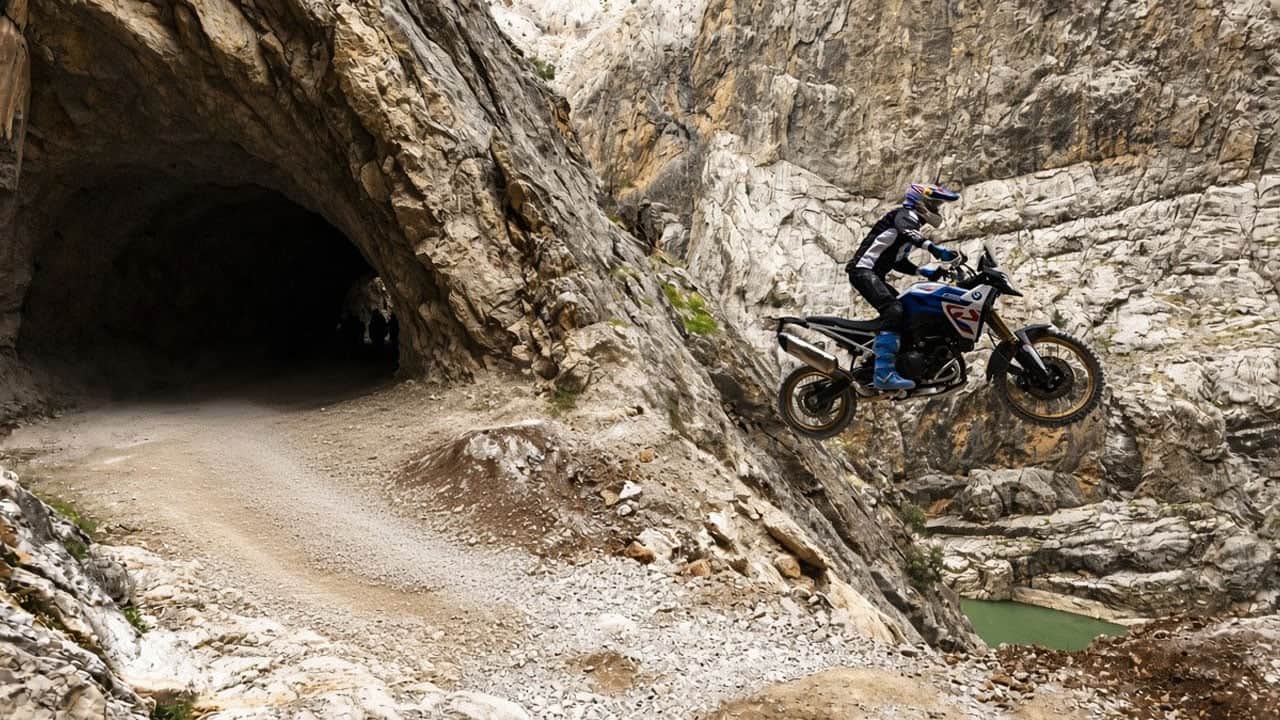 Türkiye’nin en zorlu motosiklet rotaları burada! Virajları kadar manzarası da nefes kesiyor
