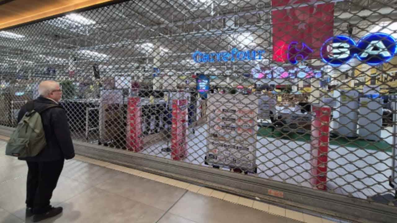 Foto - Türkiye'nin ilk hipermarketi bir anda kapatıldı: Her şey sessiz sedasız oldu