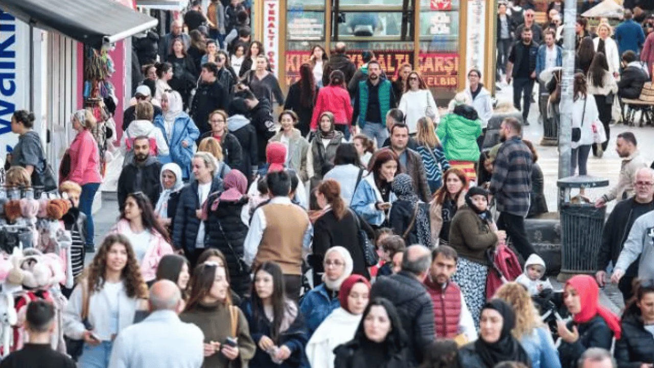Foto - Türkiye'nin nüfusu değişti: İşte erkek ve kadınların en çok olduğu iller!