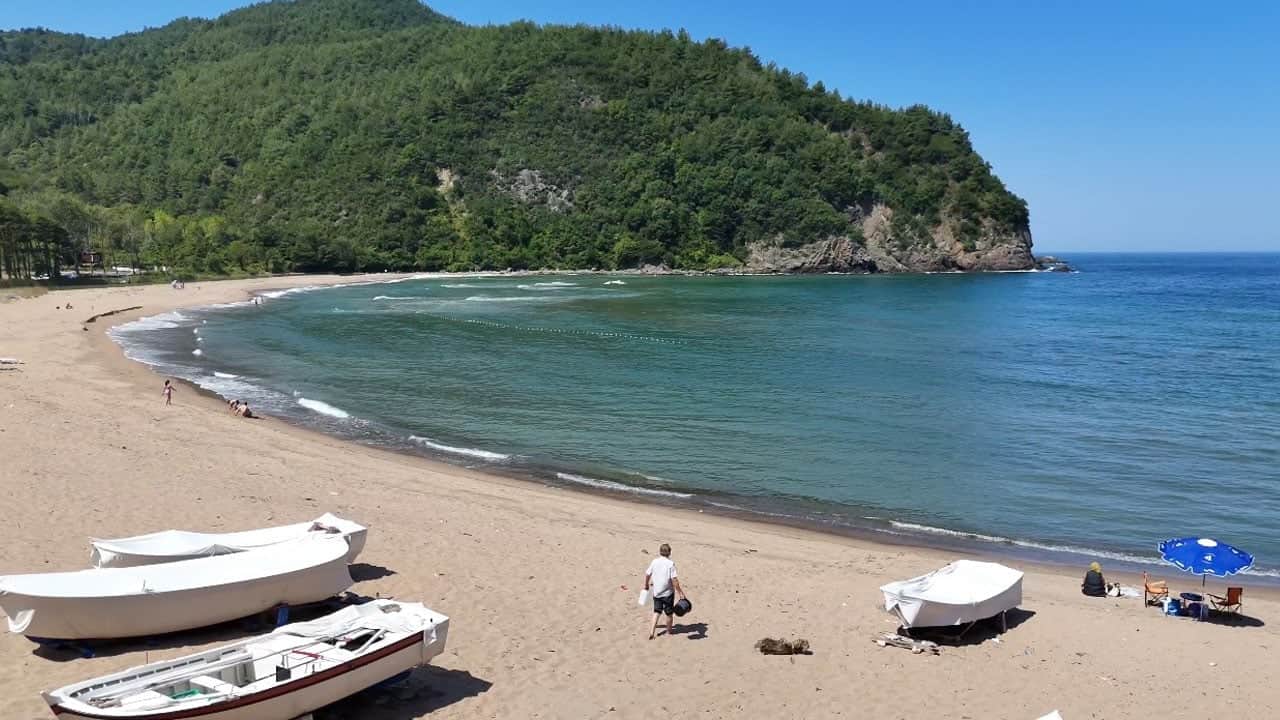 Foto - Türkiye'nin saklı cennetlerinden! Karadeniz’in mavisi ormanların yeşiliyle buluşuyor