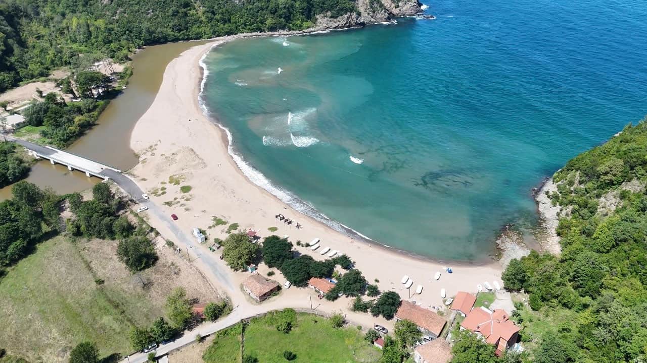Foto - Türkiye'nin saklı cennetlerinden! Karadeniz’in mavisi ormanların yeşiliyle buluşuyor
