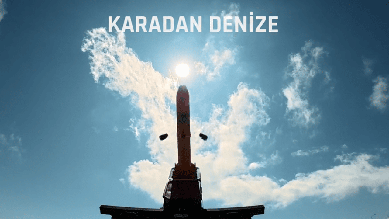 Foto - Türkiye'nin yeni vurucu gücü sahneye çıktı! ÇAKIR havada, karada ve denizde de hedefi affetmedi