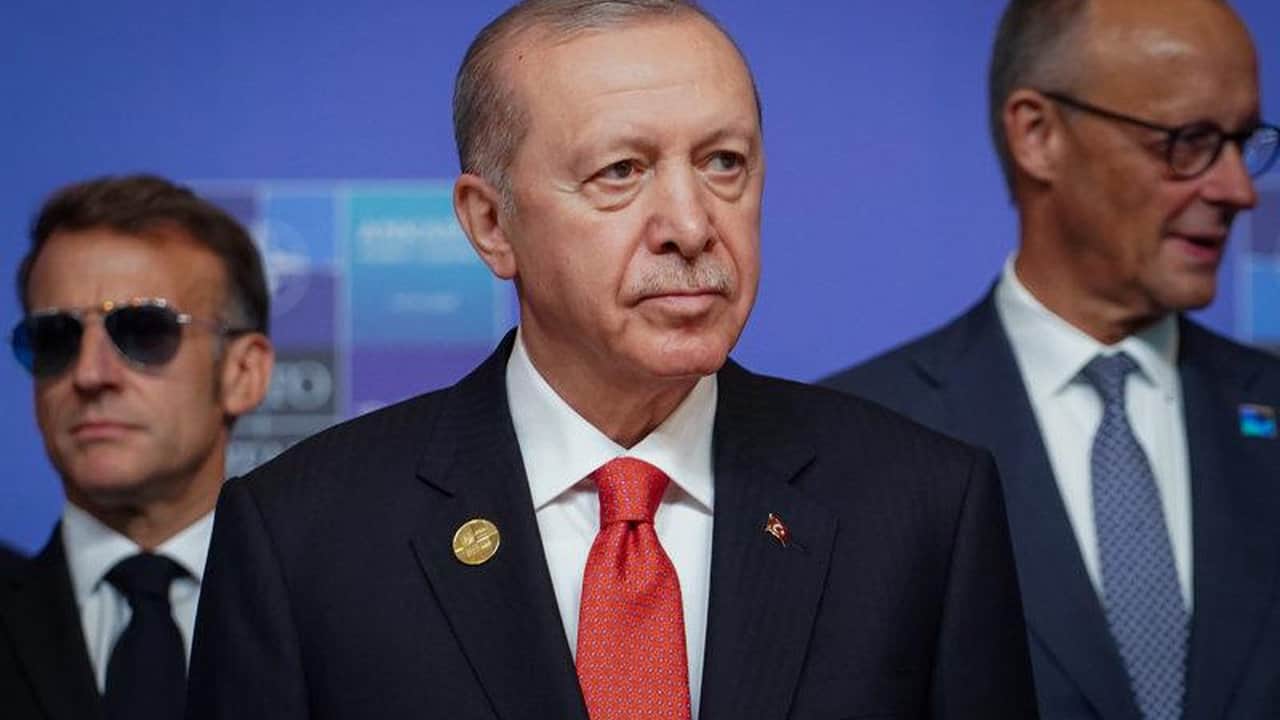 Foto - Türkiye’ye kafa tutan ülke, sonunda teslimiyeti itiraf etti: "Batı bile artık Ankara’ya yalvarıyor"