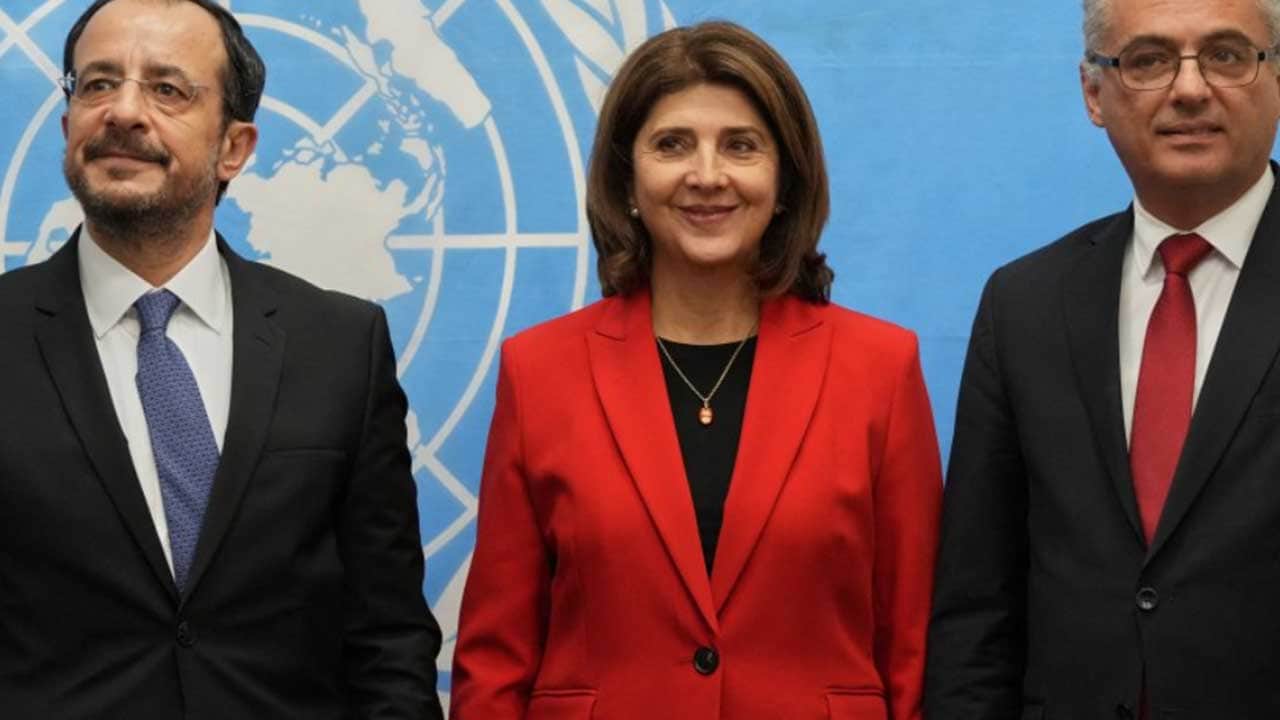 Foto - 'Türkiye'ye karşı kontrolden çıktık, tüm sorunlarımızı unuttuk'