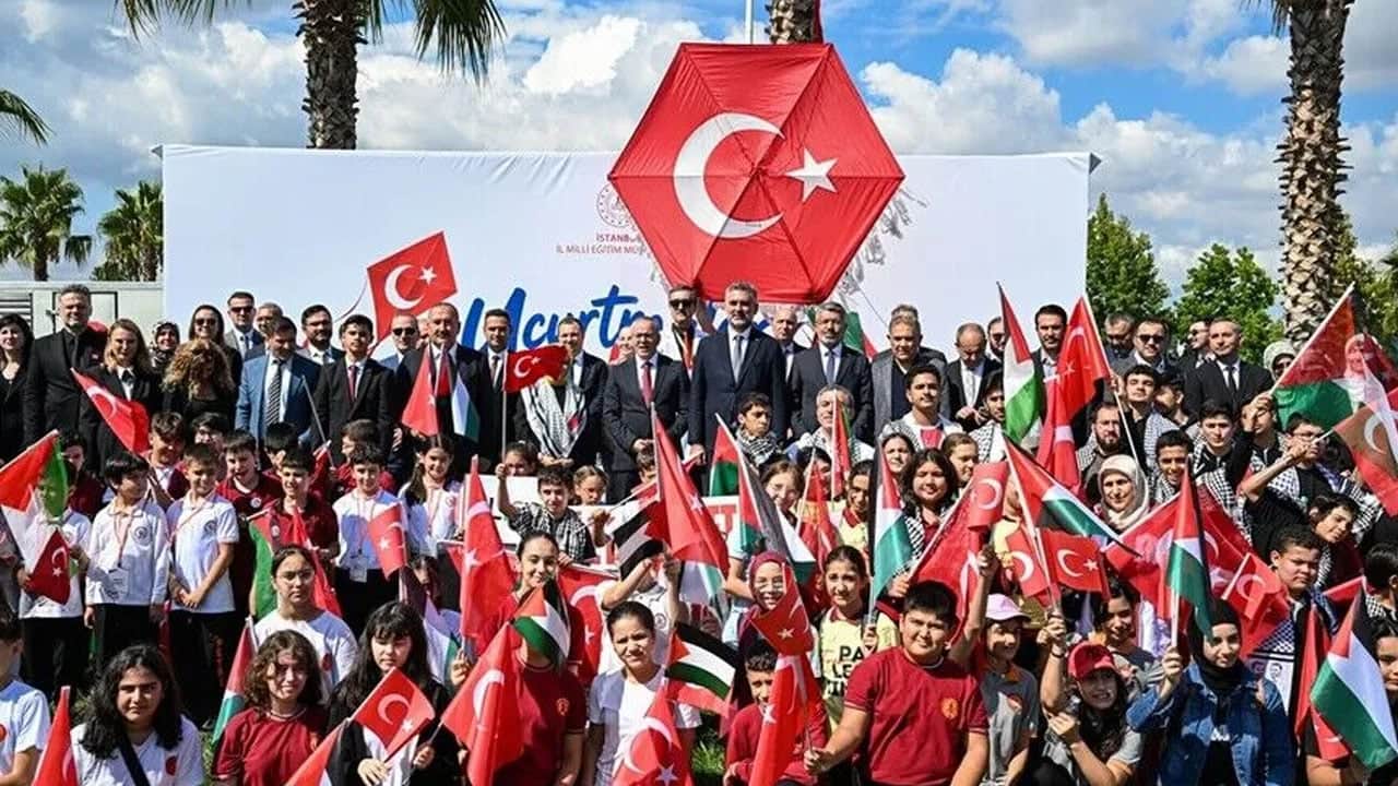 Foto - Uçurtma uçurup gökyüzüne saldılar: İsrail'in zulmüne karşı uçurtmalar havalandı
