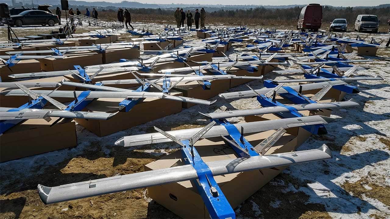 Foto - Ukrayna'nın etinden sütünden faydalanıyorlar! Savaş verileri şeytani şirkete gidiyor