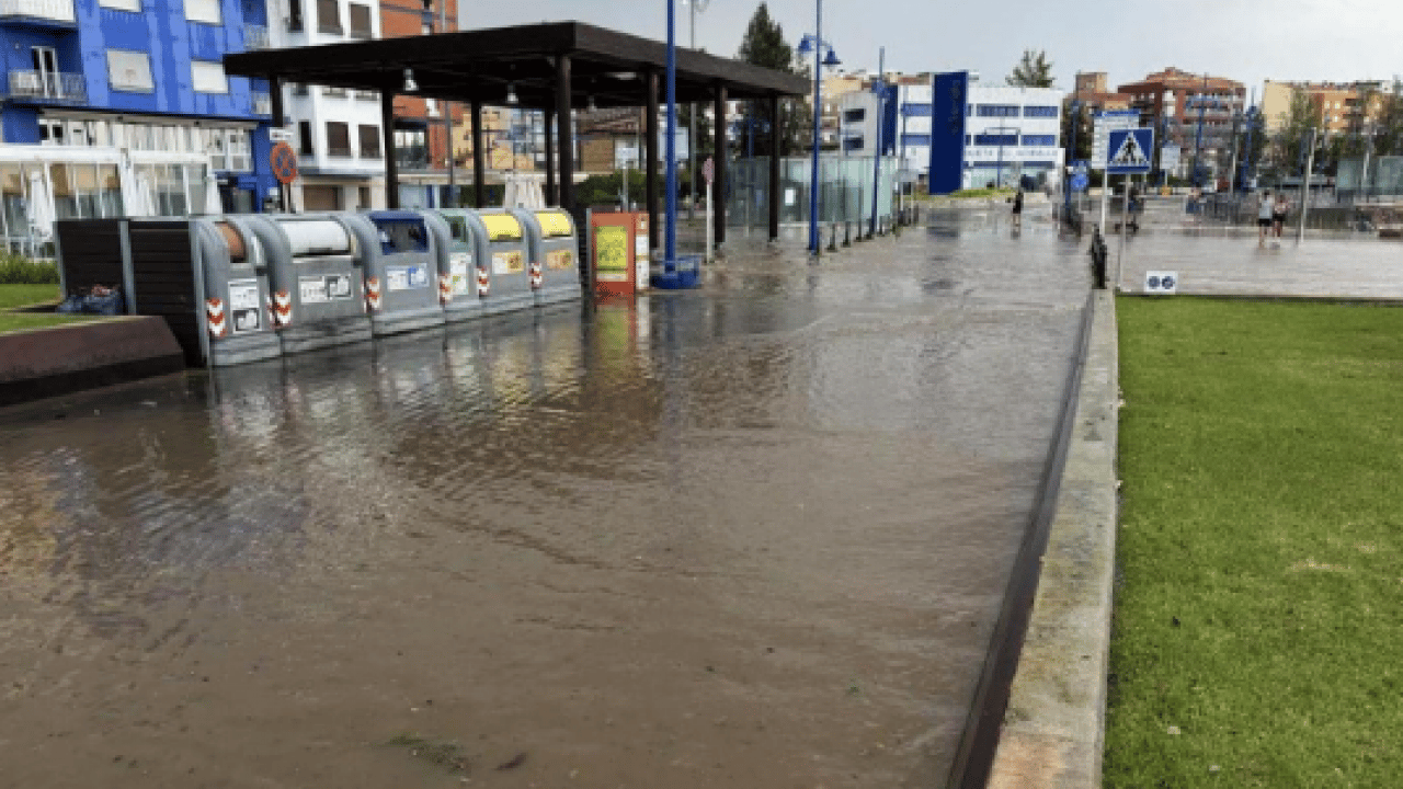 Foto - Ülke felaketi yaşıyor: Fırtına ve dolu savaş alanına çevirdi!