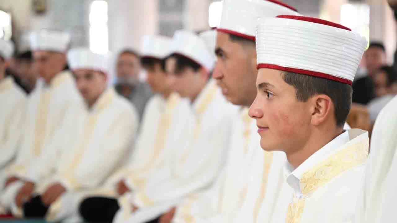 Foto - Ümmet sizlerle gurur duyuyor: 75 hafız hayaline kavuştu