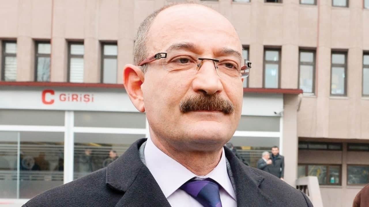 Foto - Ünü gazeteci ifşa etti: Bülent Arınç 'bizim arkadaşlarımız' diyerek o isimleri görevden almadı