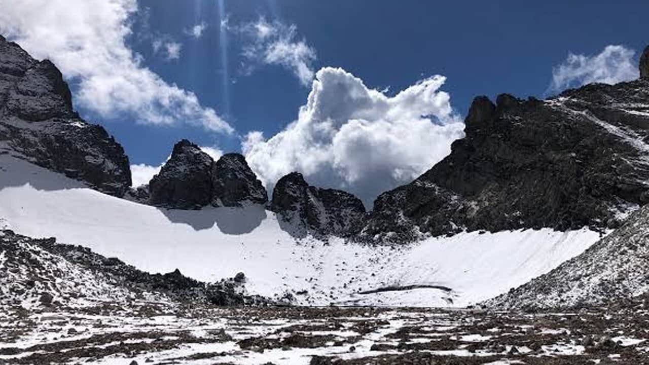 Foto - Üzerinden yürüyenler fark etmiyor! Kayaların altında 48 milyar ton buz saklı